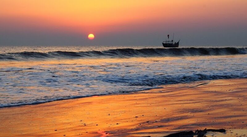 কুয়াকাটায় পর্যটক বাড়ছে